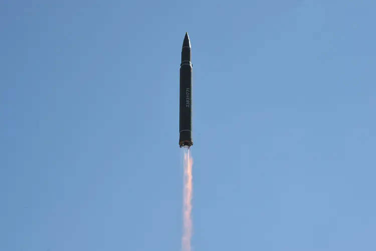 Coreia do Norte: realizou o seu último teste balístico no dia 4 deste mês, quando disparou por primeira vez um míssil intercontinental (KCNA/Reuters)