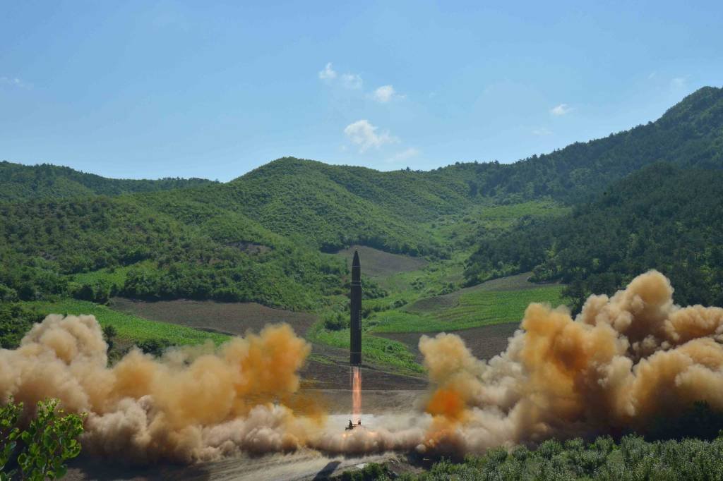 Rússia e EUA discutem tipo de míssil lançado pela Coreia do Norte