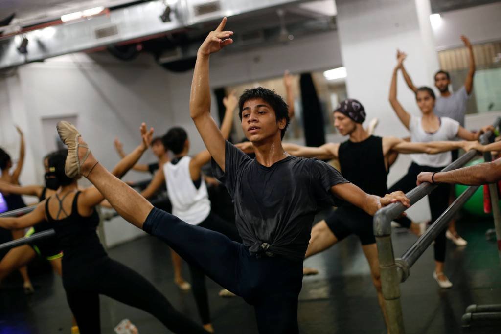 "Billy Elliot" da Índia recebe convite para curso em Nova York