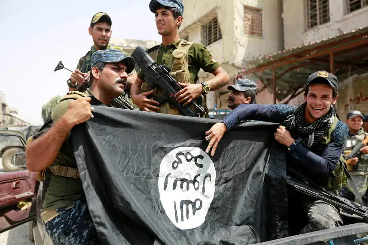 EI costuma divulgar gravações e fotos das zonas que ainda controla na Síria e no Iraque e nas quais tenta mostrar uma imagem idealizada da realidade (Ahmed Saad/Reuters)