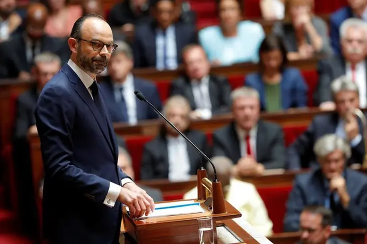 Edouard Philippe: premiê prometeu parar de aumentar o número de funcionários públicos e concentrar o Estado francês em suas prioridades (Philippe Wojazer/Reuters)