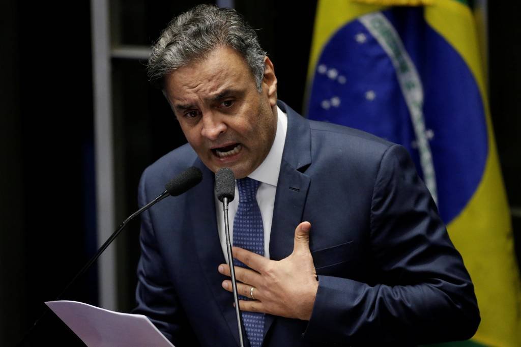 Desembarque do PSDB do governo está superado, diz Aécio