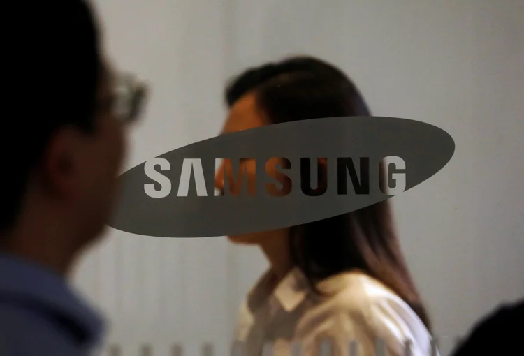 Usuários de celulares da Samsung estão reclamando de uma falha em um aplicativo de mensagens (Kim Hong-Ji/Reuters)