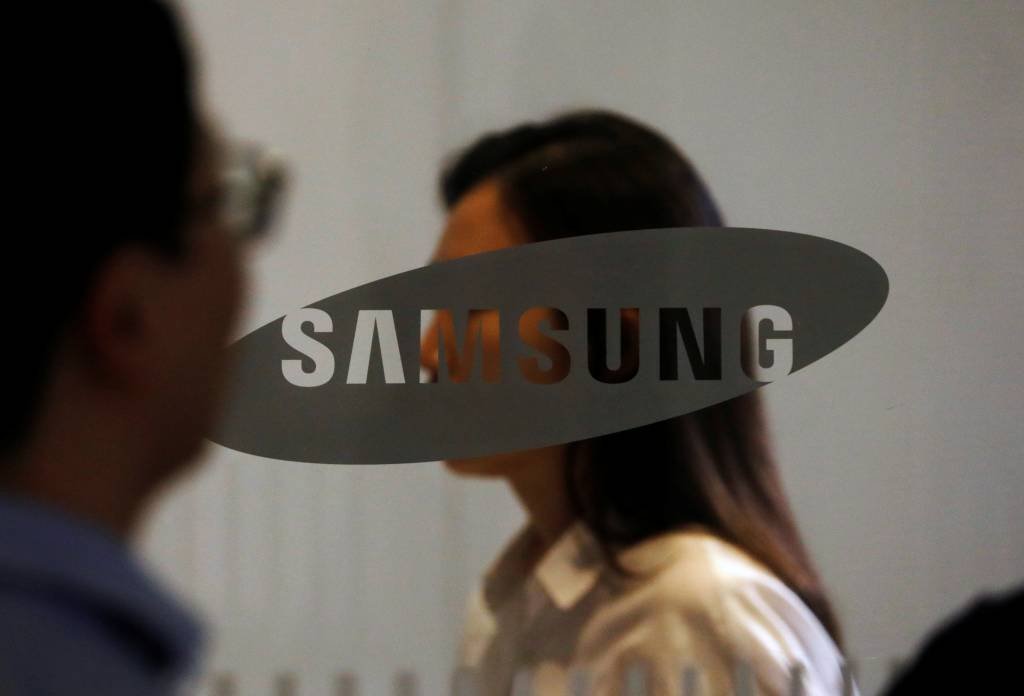 Samsung: o objetivo é acabar com a necessidade de conectores de cabos pesados e volumosos dentro de dispositivos (Kim Hong-Ji/Reuters)