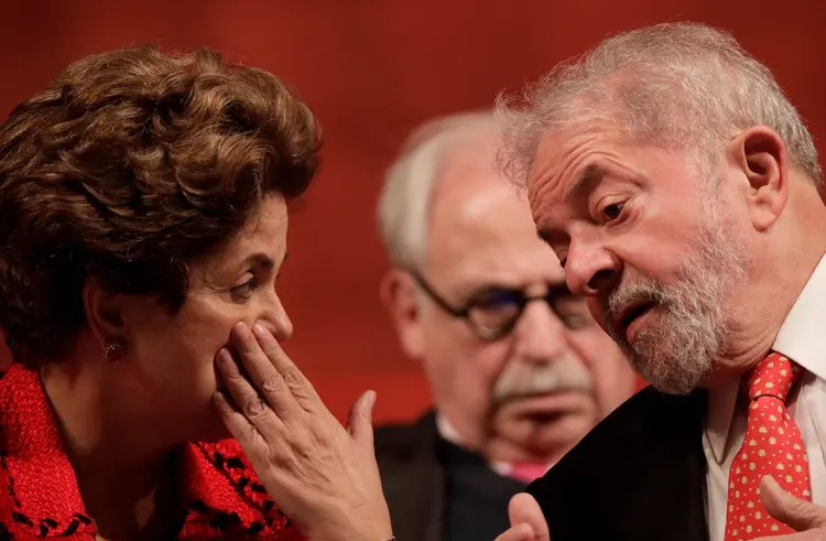 Dilma e Lula: "Agora temos outra forma de golpe que já não precisa do Exército para destituir políticos legitimamente eleitos" (Ueslei Marcelino/Reuters)