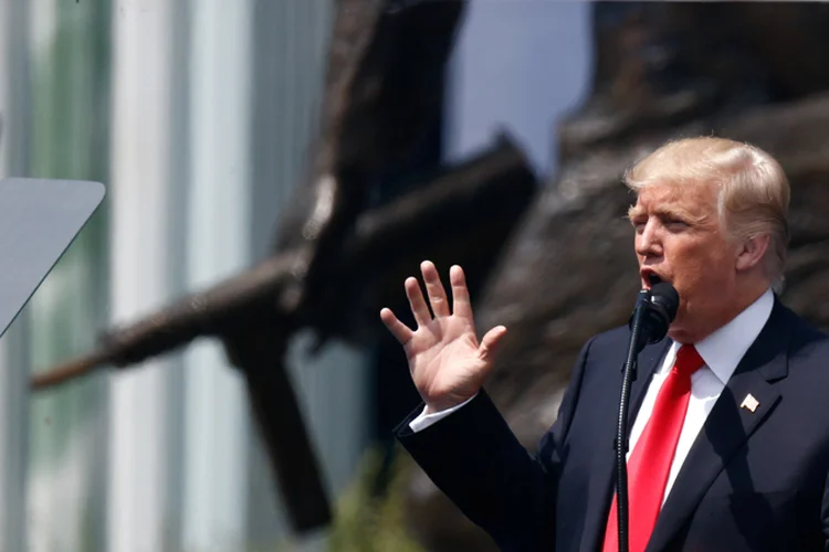 Donald Trump: presidente americano afirmou que a CNN levou sua postagem no Twitter "muito à sério" (Kacper Pempel/Reuters)