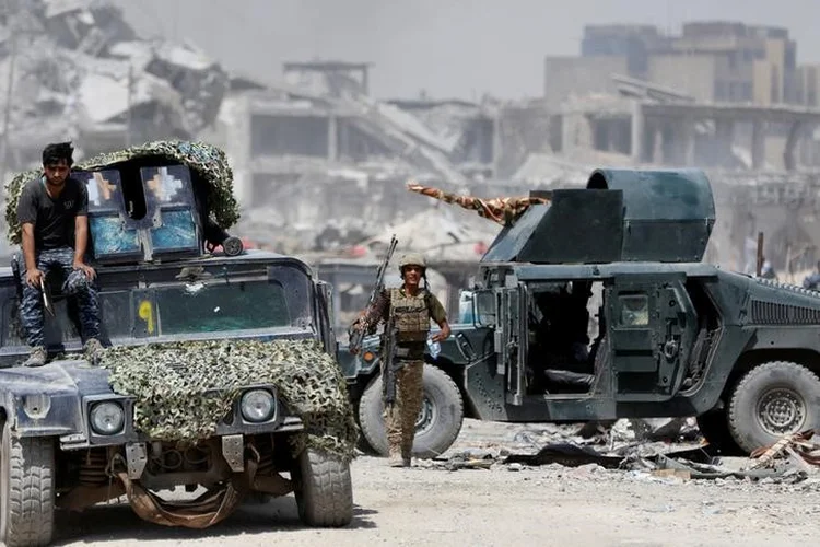Forças iraquianas em Mosul: Mosul é de longe a maior cidade já controlada pelo Estado Islâmico (Ahmed Saad/Reuters)