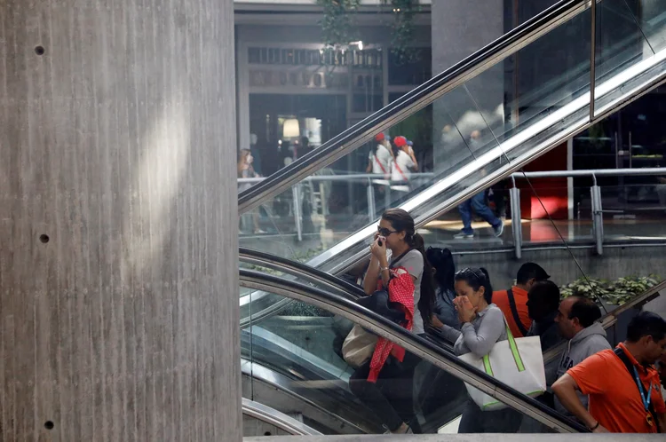 Shopping em Caracas: "Viemos tomar um sorvete e ver um filme, mas nos encontramos no meio deste desastre" (Andres Martinez Casares/Reuters)