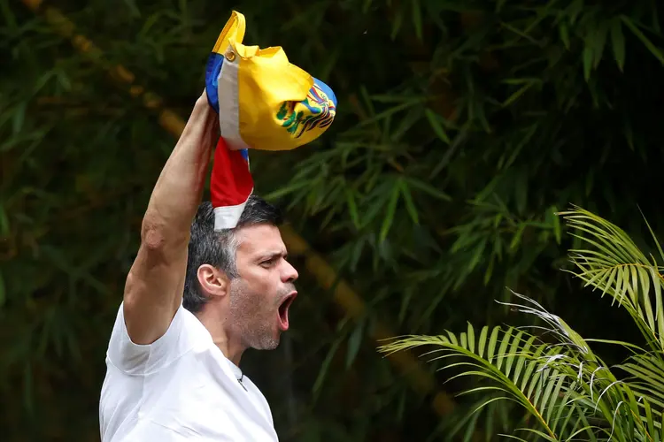 Leopoldo López: o líder saiu do presídio militar no último dia 8 para cumprir prisão domiciliar (Andres Martinez Casares/Reuters)