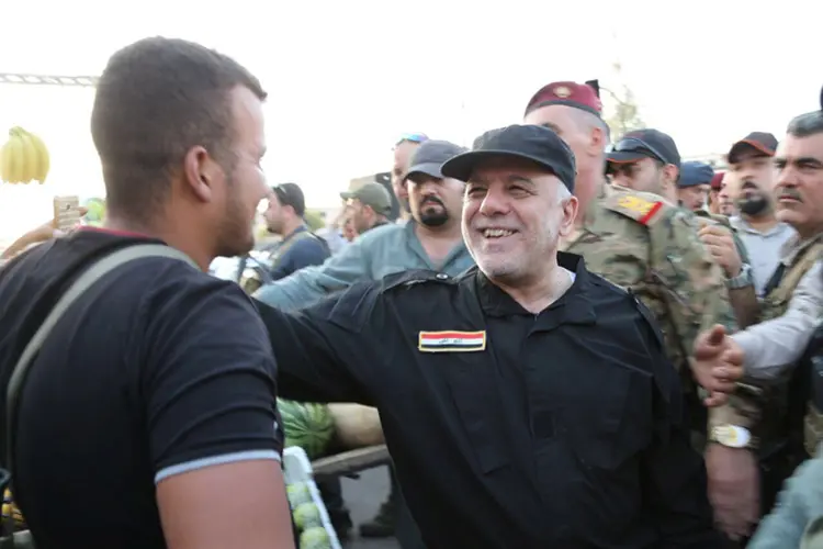 Haider al-Abadi: premiê iraquiano tem se encontrado com autoridades militares e políticas em Mosul em um clima de festa (Divulgação/Reuters)