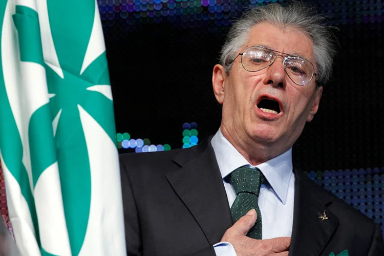 Bossi: "A Liga não pagou minhas multas, nem meu diploma", diz fundador da Liga do Norte. (Alessandro Garofalo/Reuters)