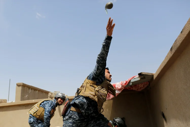 Mosul: as forças seguem fazendo buscas por explosivos no centro antigo da cidade (Danish Siddiqui/Reuters)