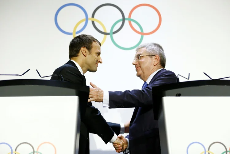 Macron e Bach: "Quando se conta com duas candidaturas sólidas, a votação dupla pode ser a melhor solução" (Pierre Albouy/Reuters)