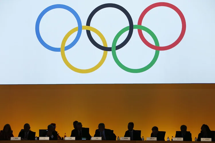 Concessão dupla foi definida em uma sessão extraordinária da qual participaram todos os membros do COI (Pierre Albouy/Reuters)