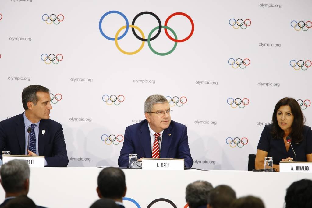 Paris e Los Angeles vão sediar Olimpíadas de 2024 e 2028