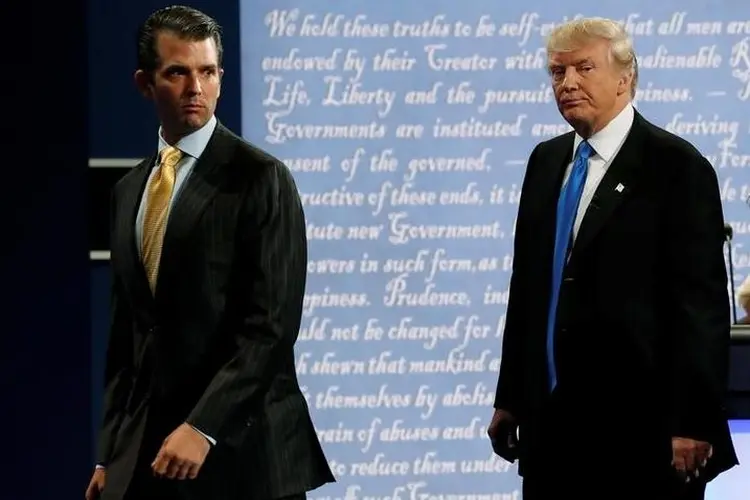 Trump e Trump Jr.: Trump Jr. pretendia obter informações para prejudicar a rival de seu pai nas eleições presidenciais (Brian Snyder/Reuters)