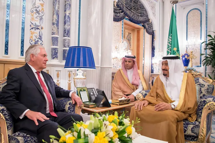 Rex Tillerson terá dificuldade para persuadir quatro Estados árabes a encerrarem um boicote ao Catar (Saudi Press Agency/Reuters)