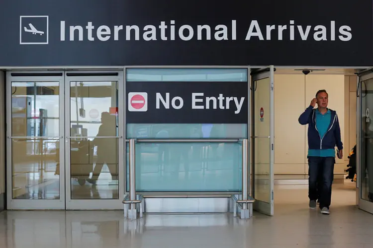 Aeroporto de Boston: detenções não pareceram ter relação com o decreto de Donald Trump que impede a entrada de viajantes de seis países de maioria muçulmana (Brian Snyder/Reuters)