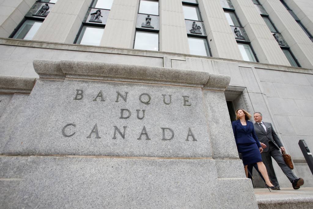 Canadá aumenta taxa de juros pela primeira vez em sete anos