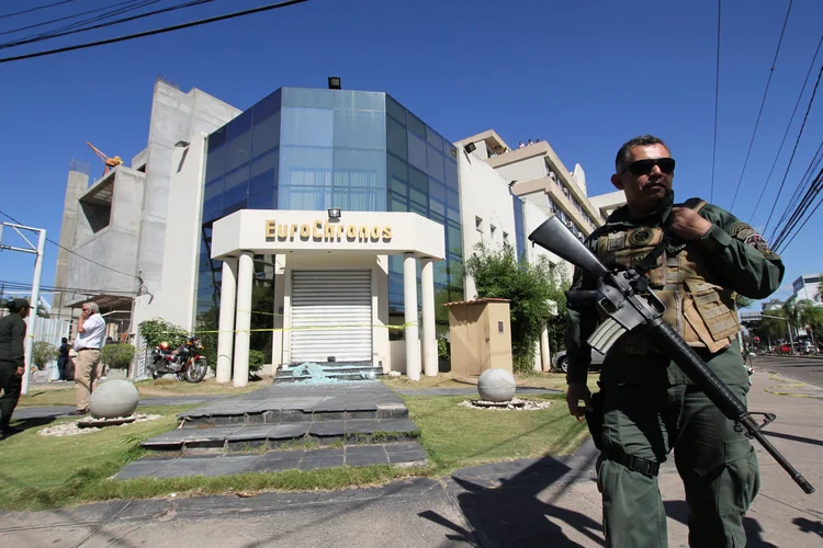 Crime: a tentativa de assalto foi relacionada à ação da organização criminosa brasileira Primeiro Comando da Capital (PCC) (Daniel Walker/Reuters)