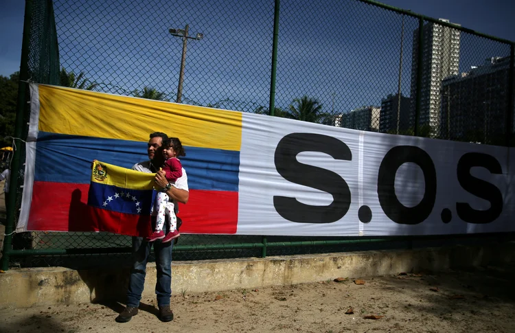 Plebiscito: Venezuelanos da oposição também votaram no Rio de Janeiro (Pilar Olivares/Reuters)