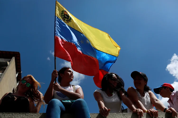 Venezuela: Consulta simbólica quer diminuir legitimidade de Nicolás Maduro (Marco Bello/Reuters)