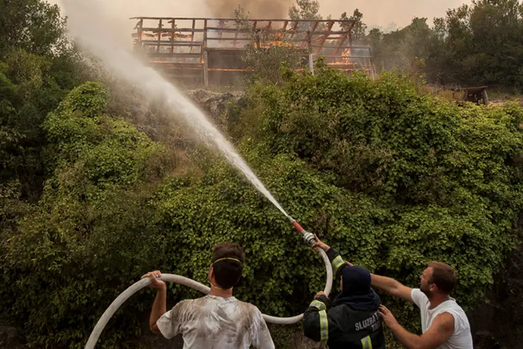 Montenegro: emitiu um pedido de ajuda internacional para combater os incêndios (Stevo Vasiljevic/Reuters)