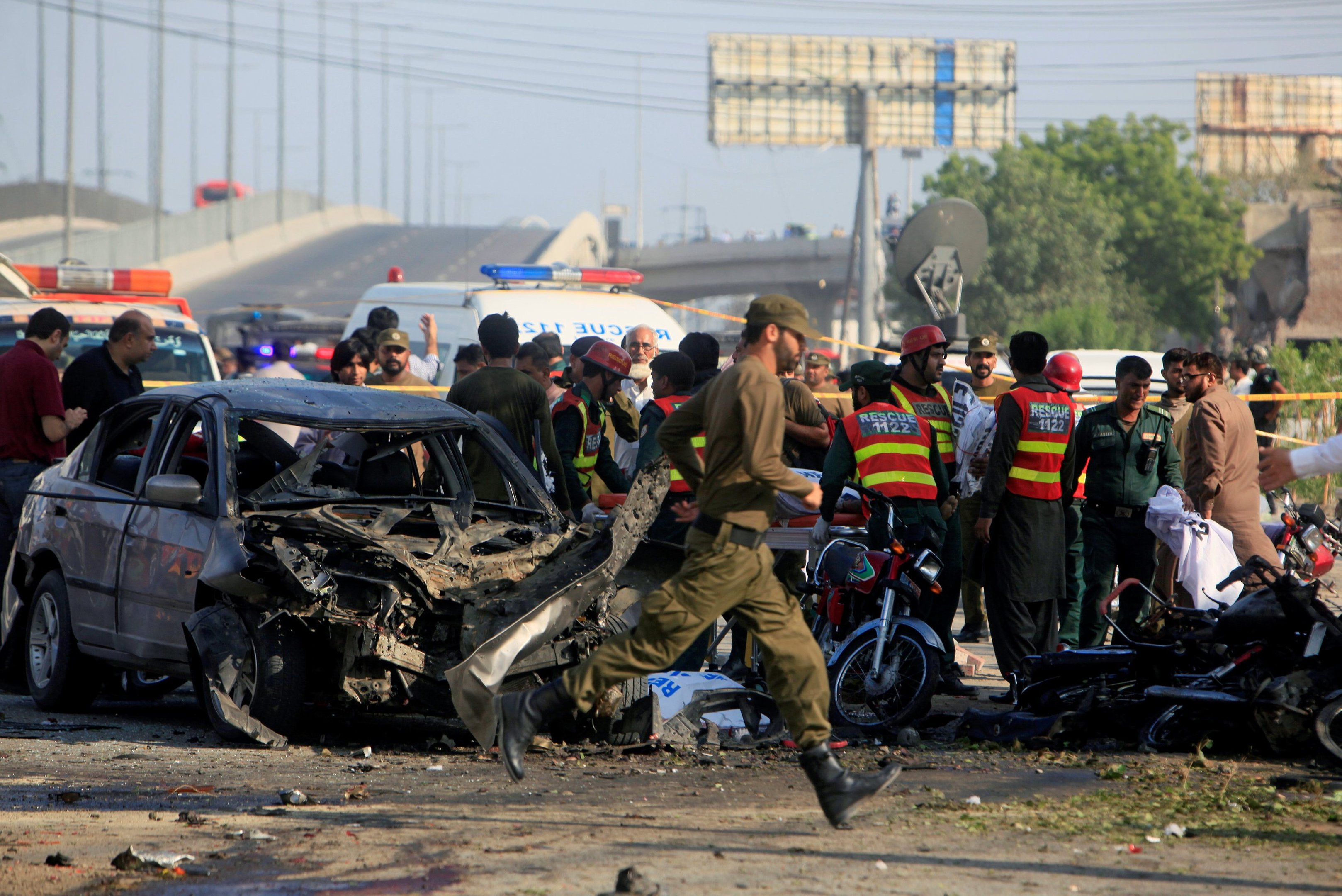 Atentado no leste do Paquistão deixa ao menos 25 mortos