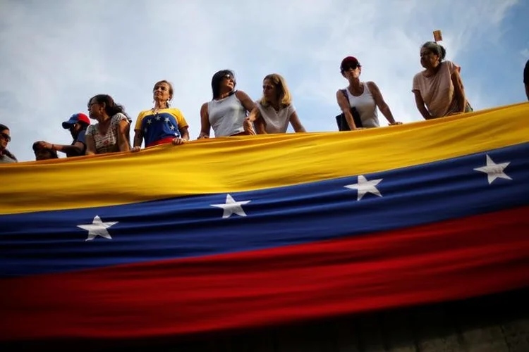 Caracas: manifestantes de oposição ao governo de Nicolás Maduro protestam contra Constituinte (Andres Martinez Casare/Reuters)