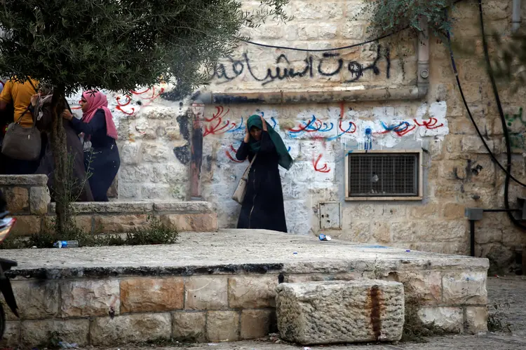 Jerusalém: a disputa em Al-Aqsa eclodiu depois que Israel instalou detectores de metal em entradas para muçulmanos (Amir Cohen/Reuters)
