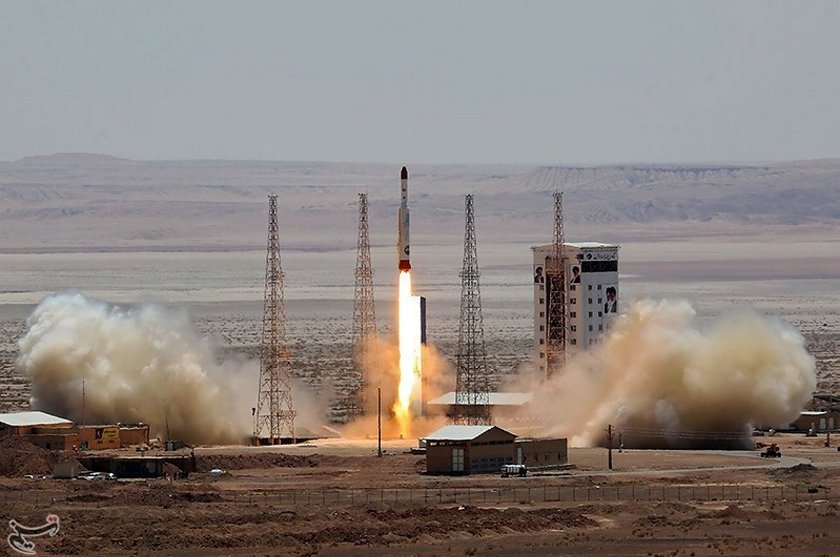 Irã diz ter tido sucesso em teste de foguete para satélites