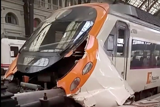 Acidente de trem em Barcelona deixa mais de 50 feridos