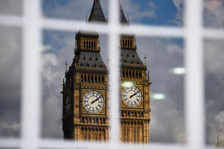 Big Ben em Londres: Inglaterra enfrenta onda de contaminação e mortes  (Hannah McKay/Reuters)