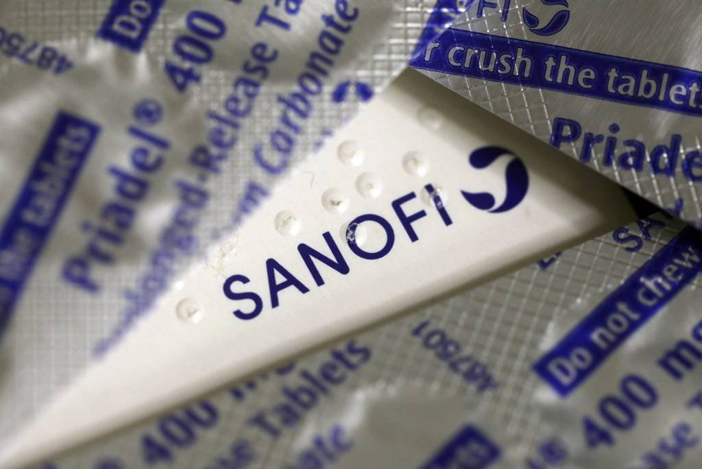Sanofi: ainda não existe uma vacina aprovada internacionalmente para proteger contra a covid-19 (Chris Ratcliffe/Bloomberg)