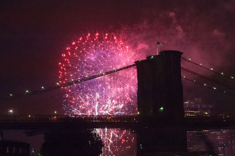 Independência: os fogos de artifício são tradição no Dia da Independência (Stephanie Keith/Getty Images/Getty Images)