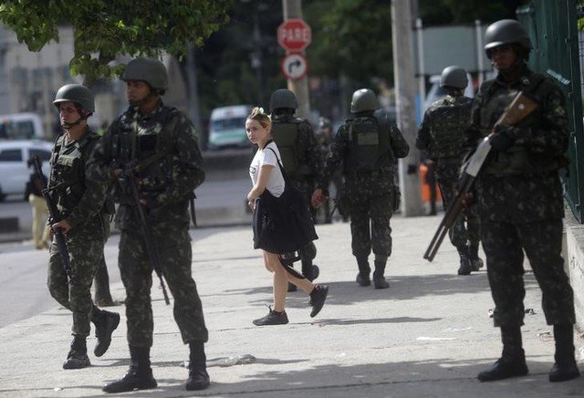 Tropas deixam ruas do Rio e preparam novas ações