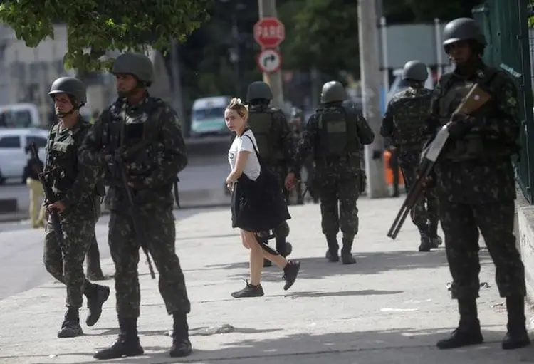 Militares: a proposta ainda precisa ser votada pelo plenário do Senado antes de ser enviada para a sanção presidencial (Ricardo Moraes/Reuters)