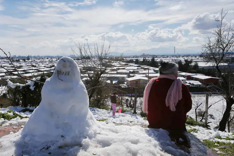 Neve: serras gaúcha e catarinense podem ser afetadas pela chegada de uma massa polar que provocou estragos no Chile (Carlos Vera/Reuters)