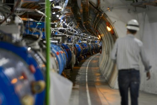 Acelerador de partículas LHC: se nova descoberta se confirmar, cientistas poderão aprimorar funcionamento de aceleradores de partículas (Fabrice Coffrini/AFP)