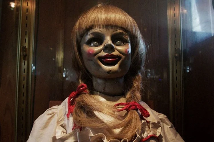 Annabelle: o “Programa Silvio Santos” lançará em breve uma “Câmera Escondida” inédita inspirada no lançamento (YouTube/Reprodução)