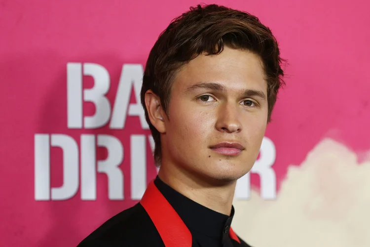 Ansel Elgort: "Eu sentei na plateia usando um capuz, ninguém sabia quem eu era" (Brendon Thorne/Getty Images)