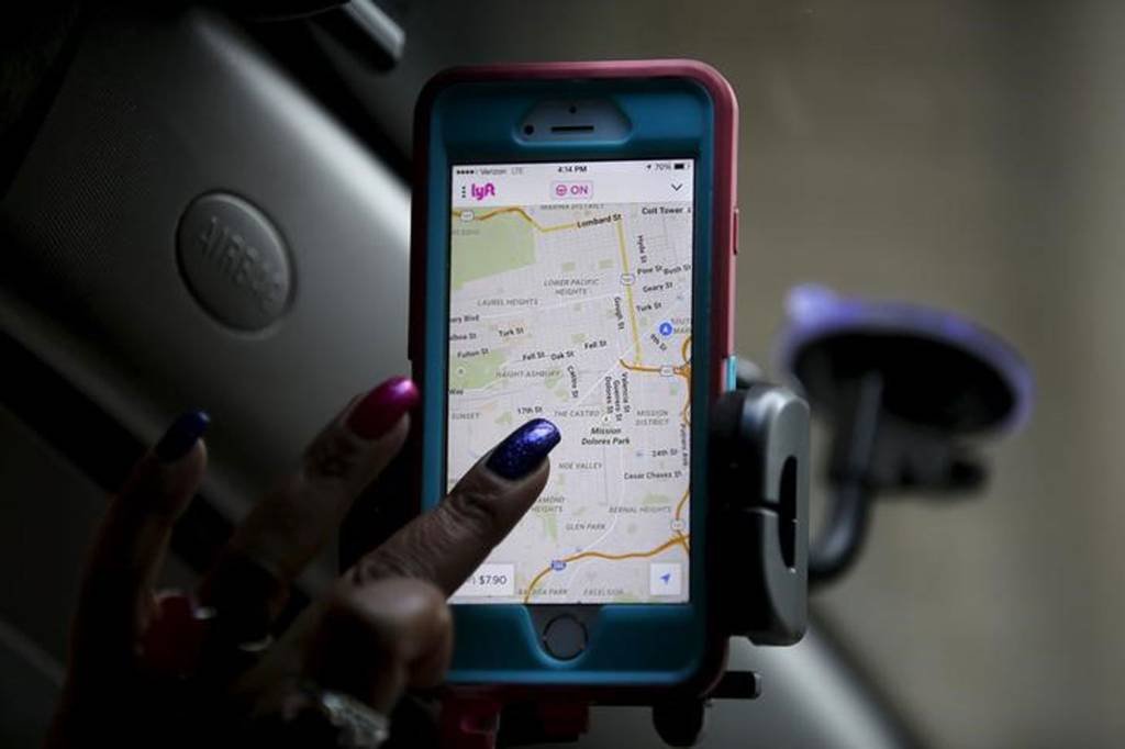 Lyft cria equipe para estimular tecnologia de carros "autônomos"