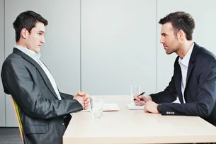 Domine a comunicação no trabalho: comandos para realizar pedidos sensíveis e feedbacks