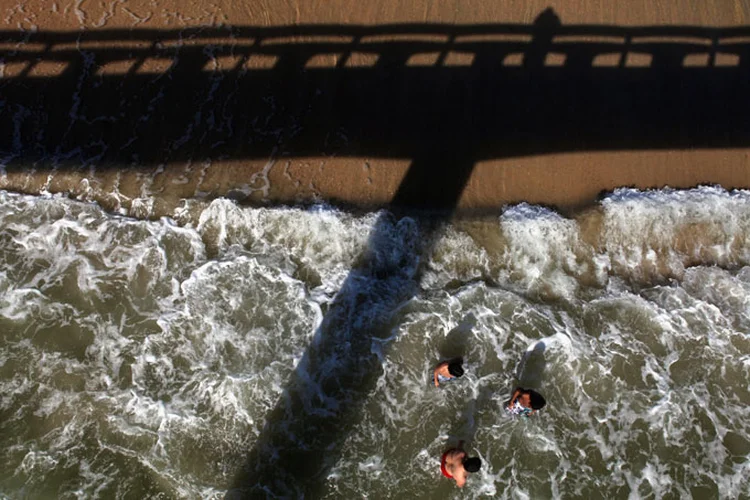 Calor: as altas temperaturas no meio do inverno, entretanto, não deve durar (David Silverman/Getty Images)