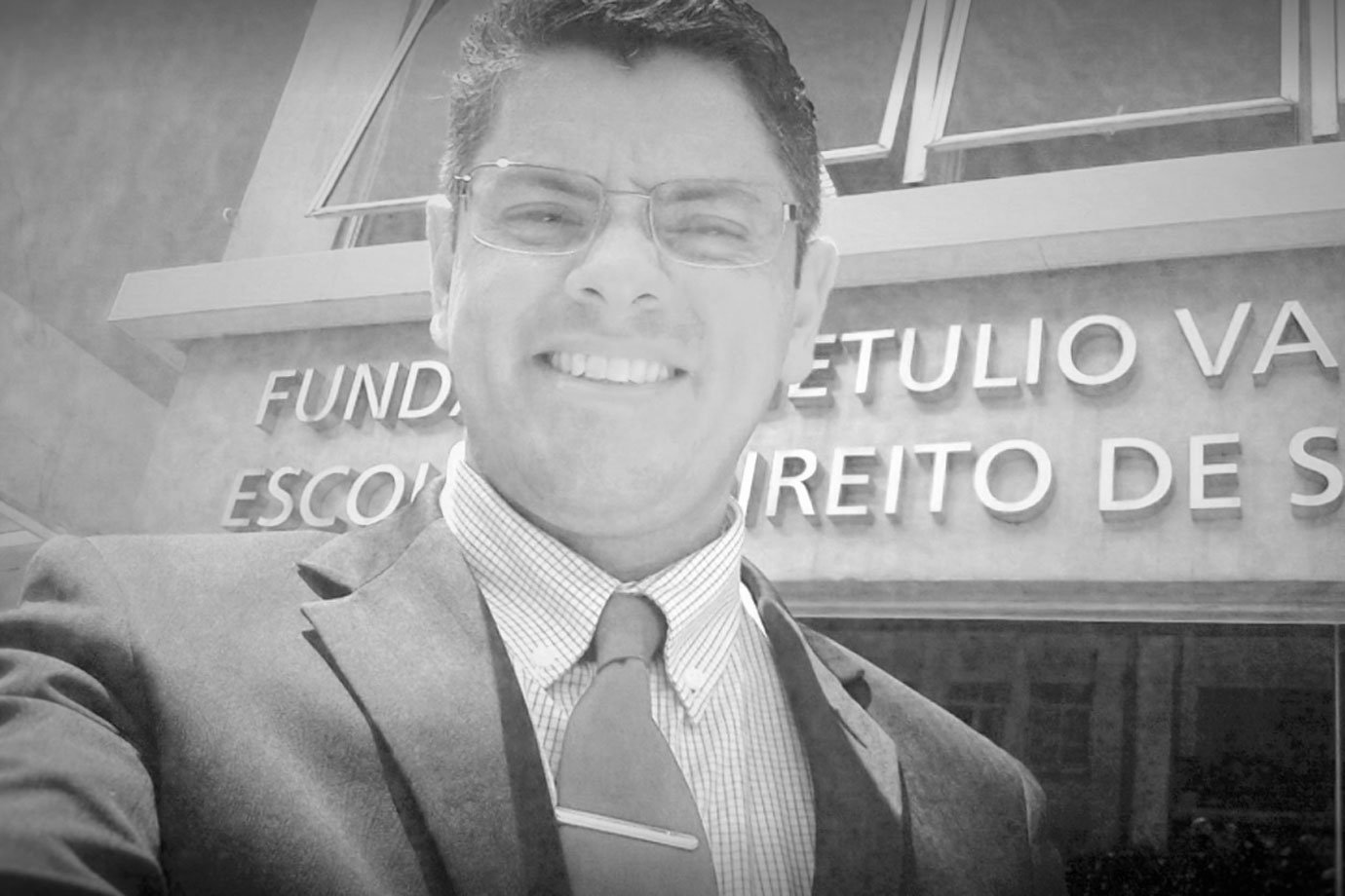Quem é o jurista (quase) onipresente nas polêmicas políticas