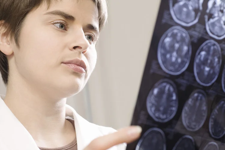 Medicina: considera-se que houve morte cerebral quando o paciente tem parada irreversível da respiração e de todas as funções do cérebro (Thinkstock/Thinkstock)