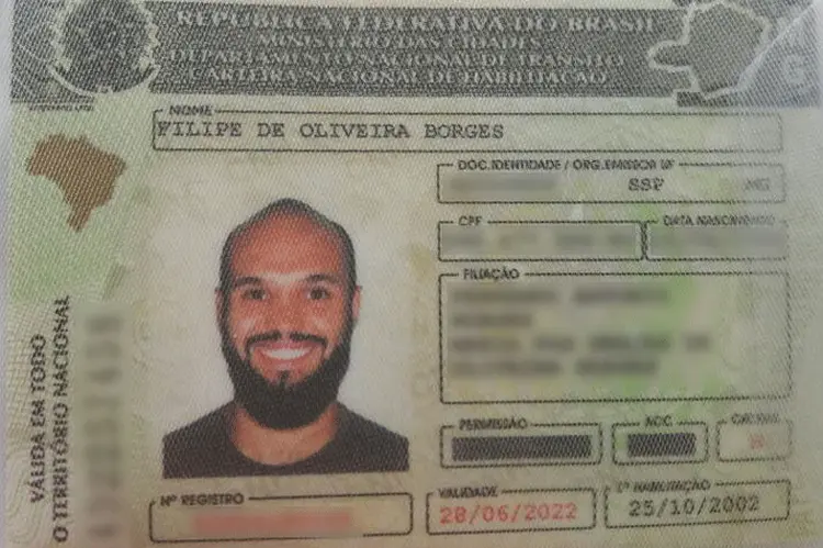 CNH de Filipe Borges: nova campanha do Detran aproveitou viral para divulgar que o sorriso é permitido (Facebook/Reprodução)