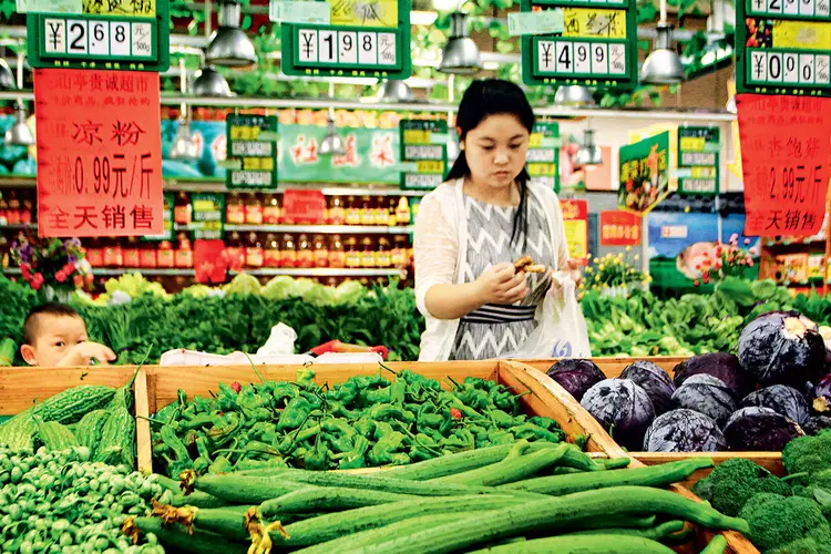 IPC-S: alta dos alimentos também acelerou com força no primeiro mês do ano, a 1,23 por cento (VGC/Getty Images)