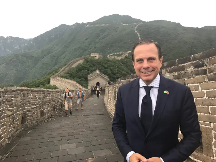 O prefeito de São Paulo, João Doria, durante missão comercial na Muralha da China - 24/07/2017 (Twitter João Doria/Reprodução)
