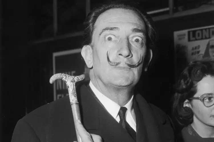 Salvador Dalí: o corpo do pintor foi exumado para a realização de um teste de paternidade (Reg Birkett/Keystone/Getty Images)